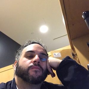 Meet your Posher, Yamil